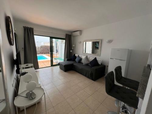 Oasis Blue - Beautiful 1 Bedroom Apartment On Private Complex With Pool