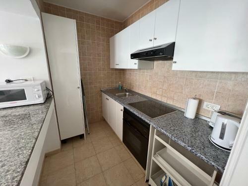 Oasis Blue - Beautiful 1 Bedroom Apartment On Private Complex With Pool