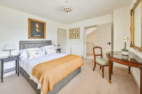 Bramble Manor - West Wing