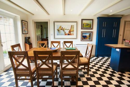 Bramble Manor - West Wing