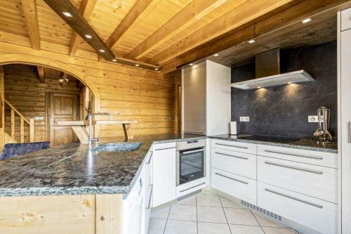 Superb Holiday Chalet With Spa In La Bresse