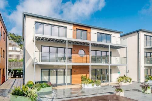 Fantastic 4-bed Apartment In Woolacombe With Pool