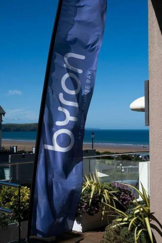 Fantastic 4-bed Apartment In Woolacombe With Pool