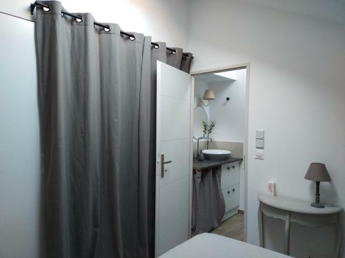 Apartamento T2 De Standing Pr�s Du Port, Avec Terrasse Et Clim