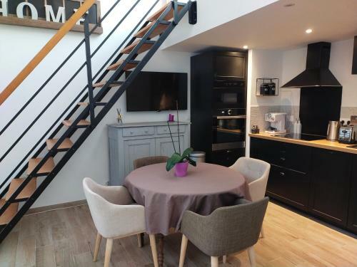 Apartamento T2 De Standing Pr�s Du Port, Avec Terrasse Et Clim