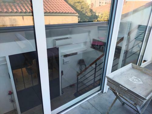 Apartamento T2 De Standing Pr�s Du Port, Avec Terrasse Et Clim
