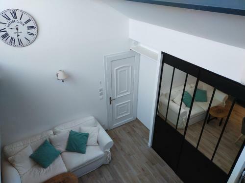 Apartamento T2 De Standing Pr�s Du Port, Avec Terrasse Et Clim