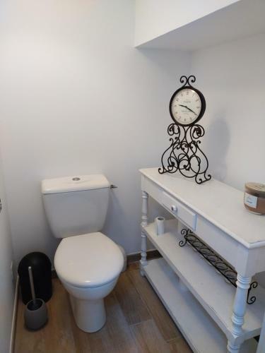 Apartamento T2 De Standing Pr�s Du Port, Avec Terrasse Et Clim