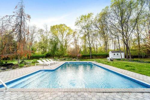 North Shore Villa With Pool