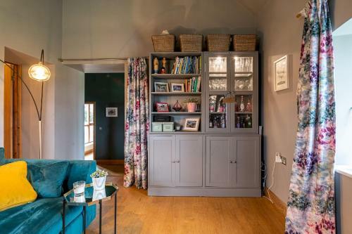 Pass The Keys Stunning Barn Conversion With Hot Tub And Fire Pit