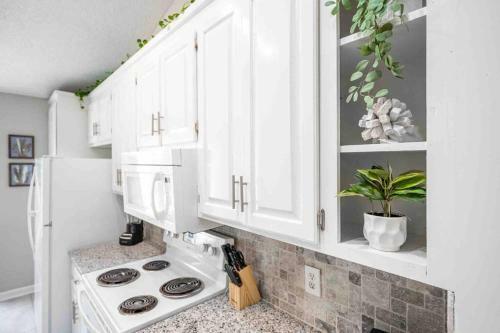 Villa Cozy Boho Kildaire Farms Home- Near Downtown