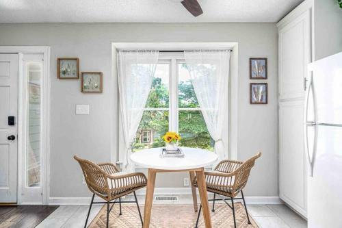 Villa Cozy Boho Kildaire Farms Home- Near Downtown