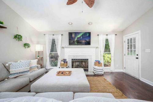 Villa Cozy Boho Kildaire Farms Home- Near Downtown