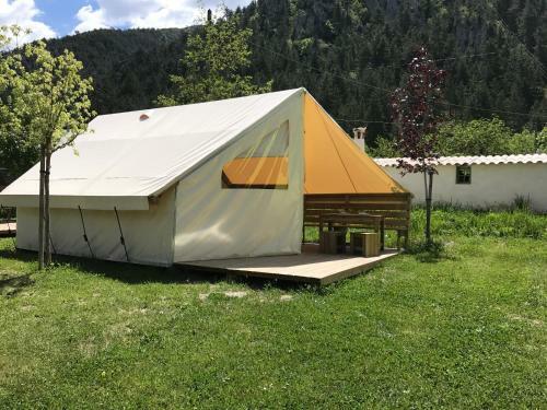 Camping Fr�d�ric Mistral