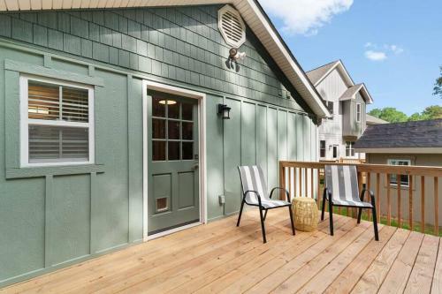 New! Cozy Asheville Cottage!