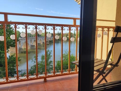 Apartamentos A Los Ojos Del R�o Duero