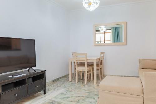 Lovely First Floor Lago Apartment In Front Of The Ocean