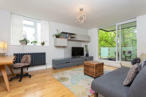 Lovely 1 Bedroom Apartment With Balcony In Putney