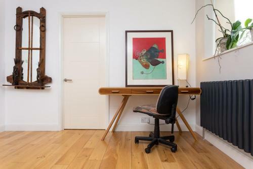 Lovely 1 Bedroom Apartment With Balcony In Putney