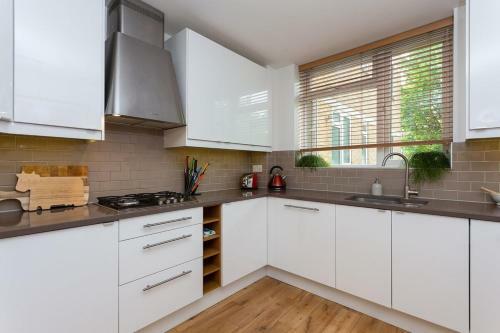 Lovely 1 Bedroom Apartment With Balcony In Putney