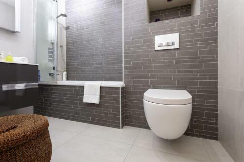 Lovely 1 Bedroom Apartment With Balcony In Putney