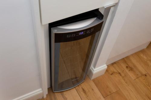 Lovely 1 Bedroom Apartment With Balcony In Putney