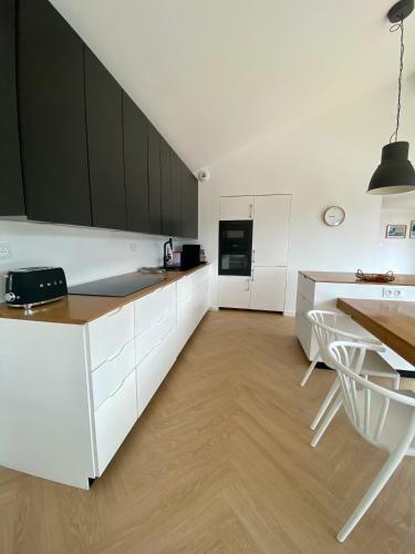 Magnifique Villa Avec Piscine, � 5 Min Des Plages