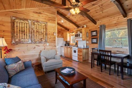 Tryon Tiny Cabin #3 Minutes From Equestrian Center