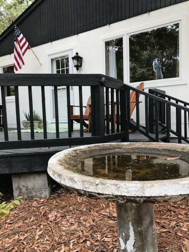 Cottage By The Sea: Pagnotto Shellback House