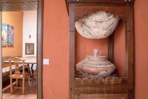 Hist�rica Villa Con Molino De Viento