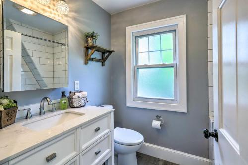 Bright Home With Outdoor Space Less Than 10 Mi To Dtwn!