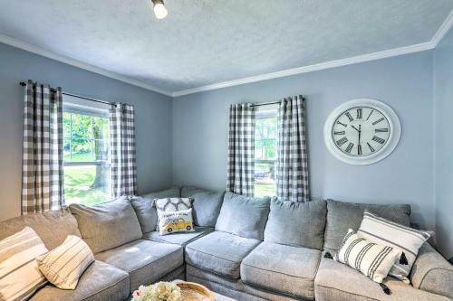 Bright Home With Outdoor Space Less Than 10 Mi To Dtwn!