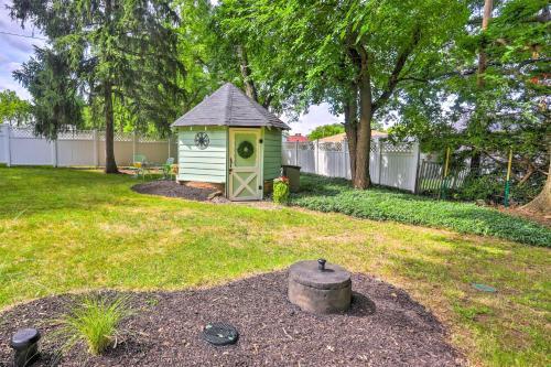 Bright Home With Outdoor Space Less Than 10 Mi To Dtwn!