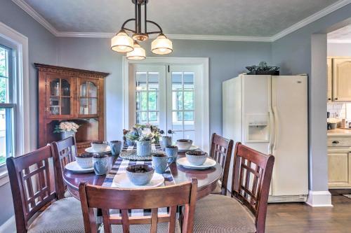 Bright Home With Outdoor Space Less Than 10 Mi To Dtwn!