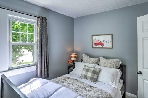 Bright Home With Outdoor Space Less Than 10 Mi To Dtwn!