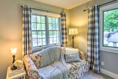 Bright Home With Outdoor Space Less Than 10 Mi To Dtwn!