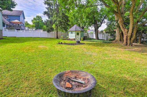 Bright Home With Outdoor Space Less Than 10 Mi To Dtwn!