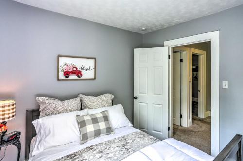Bright Home With Outdoor Space Less Than 10 Mi To Dtwn!