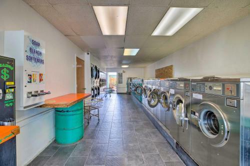 Apartamento Bright Rockaway Getaway With Walk To The Beach!