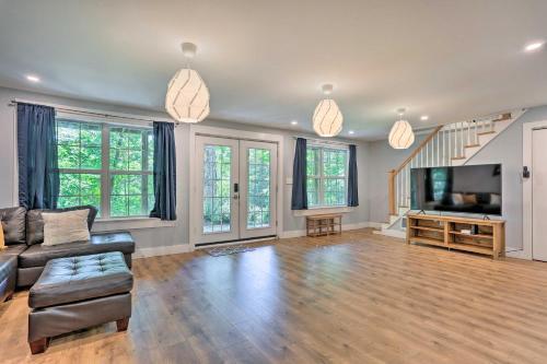 All-encompassing Cobalt Cottage With Game Room!