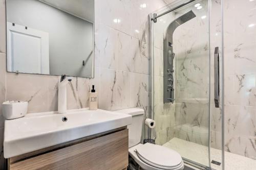 All-encompassing Cobalt Cottage With Game Room!