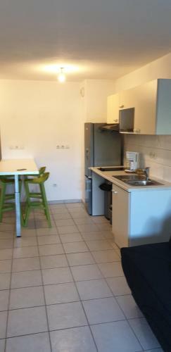 Apartamento 2 Pi�ces Dans R�sidence Avec Piscine Parking Priv�