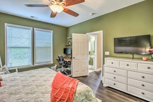 Resort Townhome With Pool Access On Golf Course