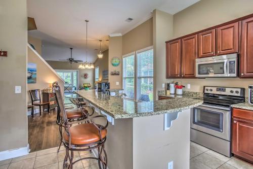 Resort Townhome With Pool Access On Golf Course