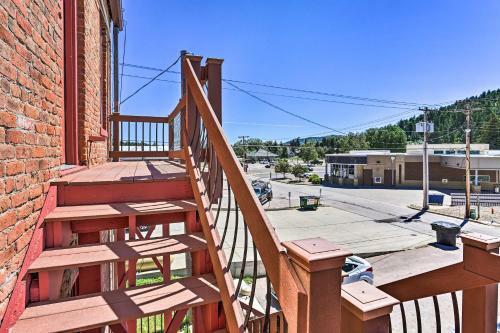 Apartamento Modern Custer Apt - Walk To Shops And Dining!