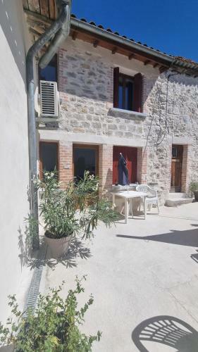 Jolie Maison, 2chambres 4pers Avec Ext�rieur