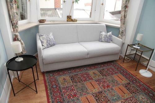 Rosie's Place: Furnished Apartment With Style