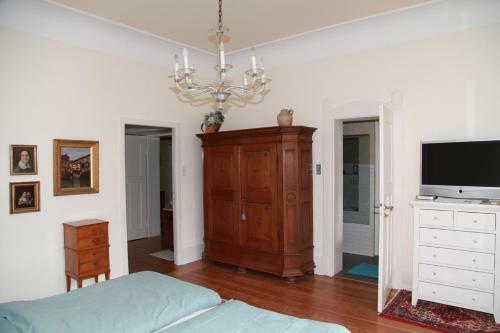 Rosie's Place: Furnished Apartment With Style