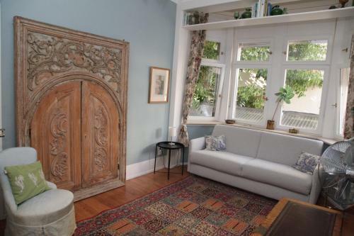Rosie's Place: Furnished Apartment With Style