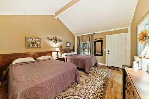 Hostal Bandera Tin Star - Forge Room